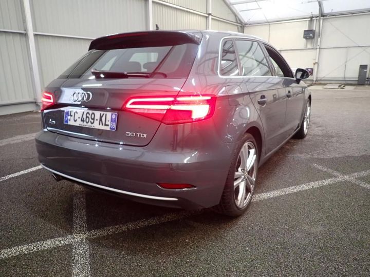 AUDI A3 SPORTBACK 2018 wauzzz8v9ka026270