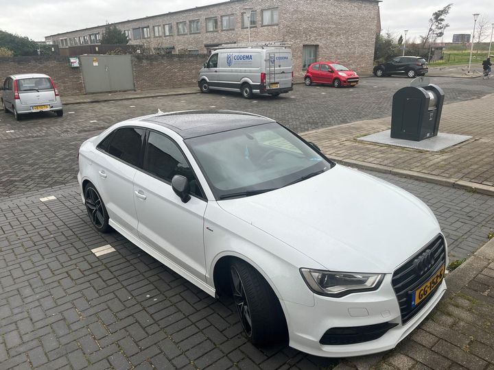 AUDI A3 LIMOUSINE 2015 wauzzz8vxf1130157