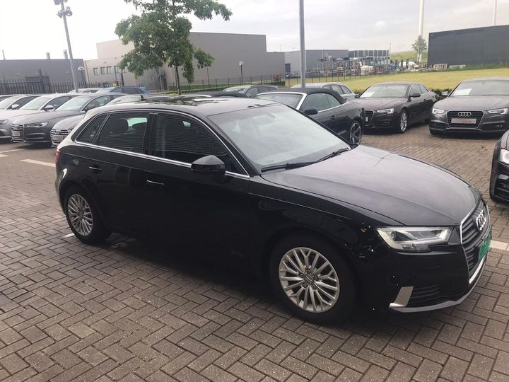 AUDI A3 SPORTBACK 2017 wauzzz8vxha072523