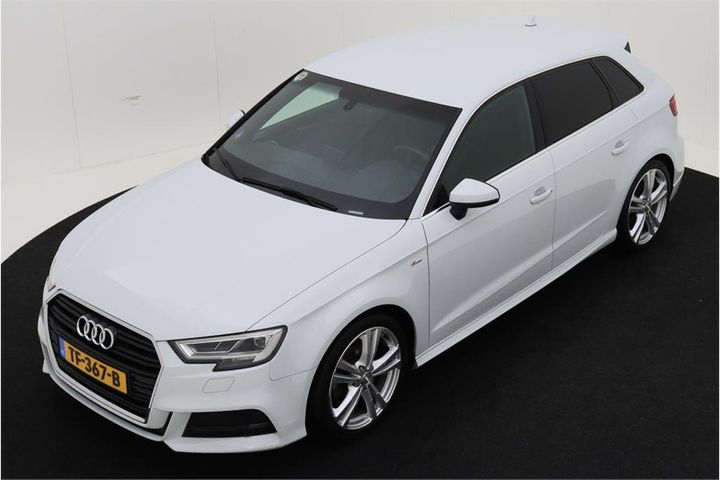 AUDI A3 SPORTBACK 2018 wauzzz8vxja058062