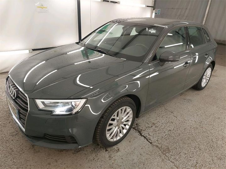 AUDI A3 SPORTBACK 2018 wauzzz8vxja070759