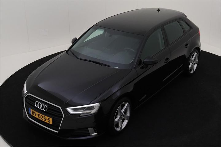 AUDI A3 SPORTBACK 2018 wauzzz8vxja083527