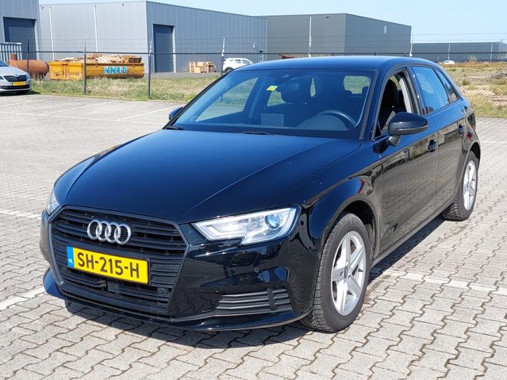 AUDI A3 SPORTBACK 2018 wauzzz8vxja102139