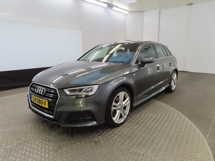 AUDI A3 SPORTBACK 2018 wauzzz8vxja149509