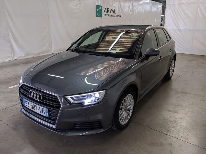 AUDI A3 SPORTBACK 2018 wauzzz8vxja150725