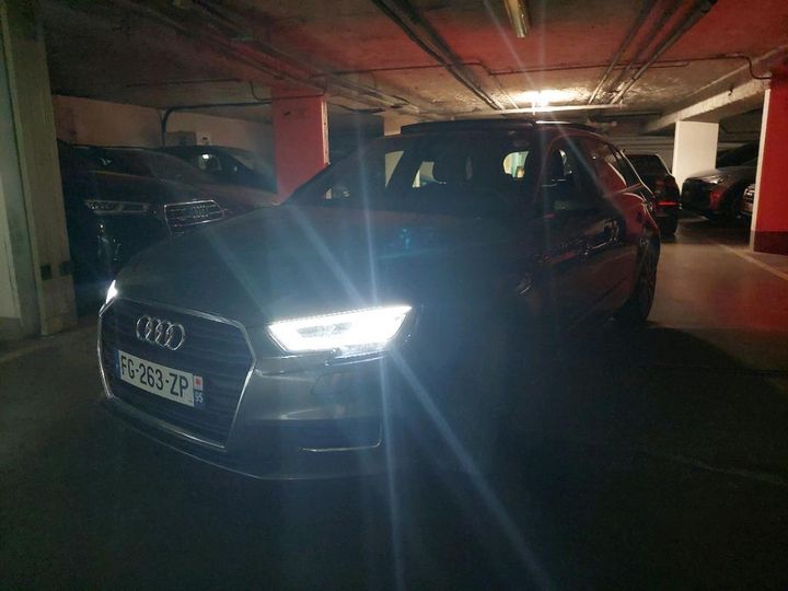 AUDI A3 SPORTBACK 2019 wauzzz8vxka108637