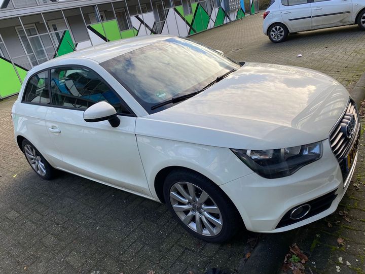 AUDI A1 2011 wauzzz8x8bb086617