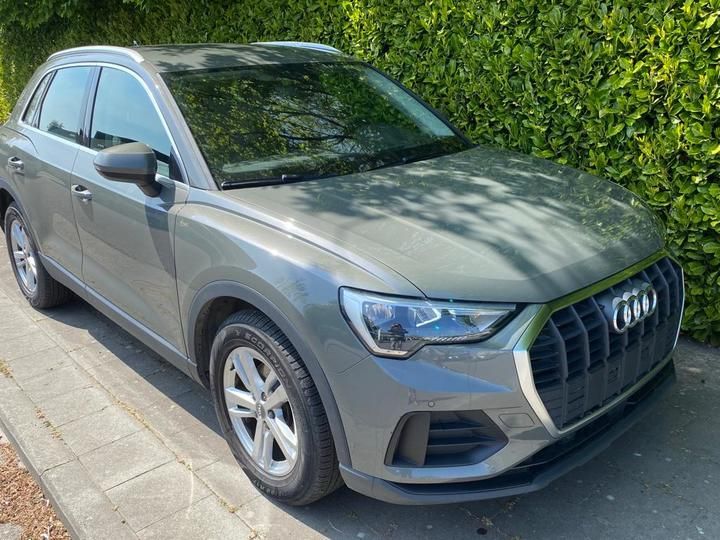 AUDI Q3 SUV 2018 wauzzzf30k1007799