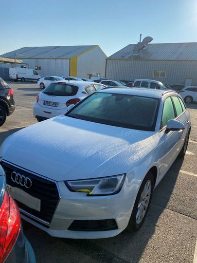 AUDI A4 2017 wauzzzf40ha160166