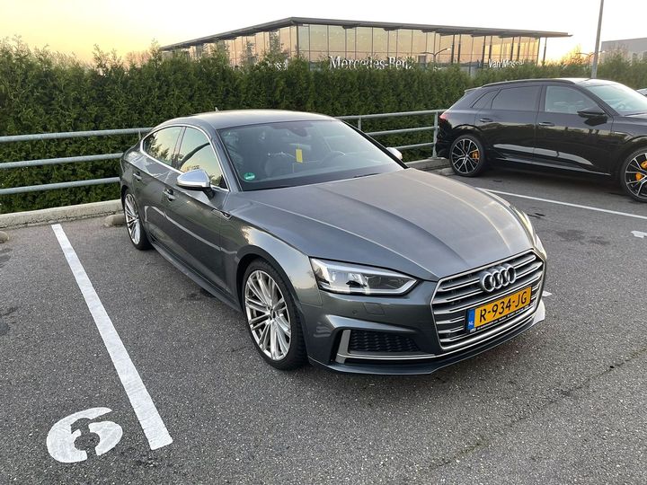 AUDI A5 SPORTBACK 2018 wauzzzf51ja072807