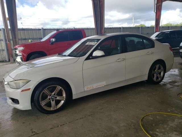 BMW 328 I 2013 wba3a5c54df359740