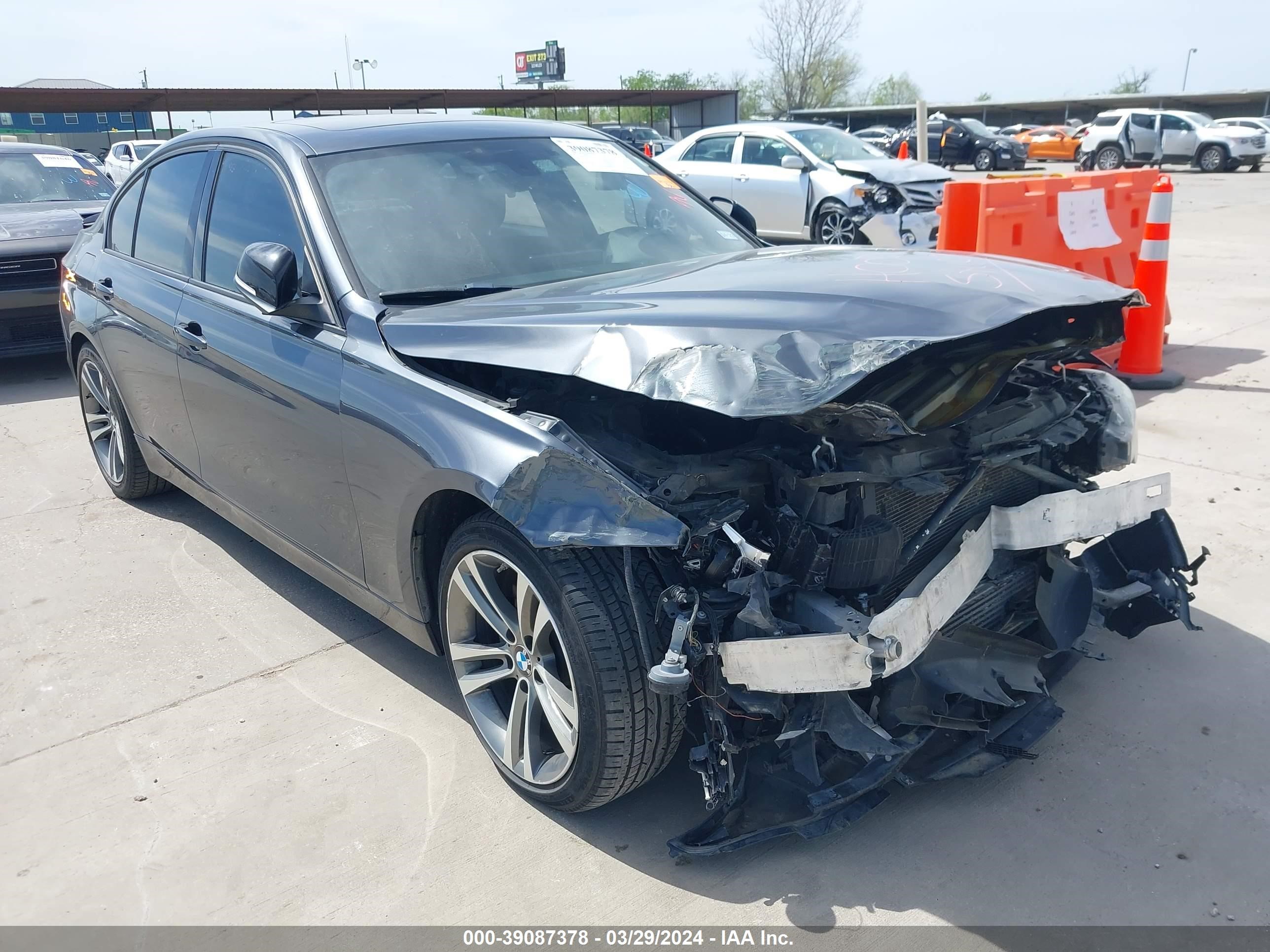 BMW 3ER 2013 wba3b3c53df535937