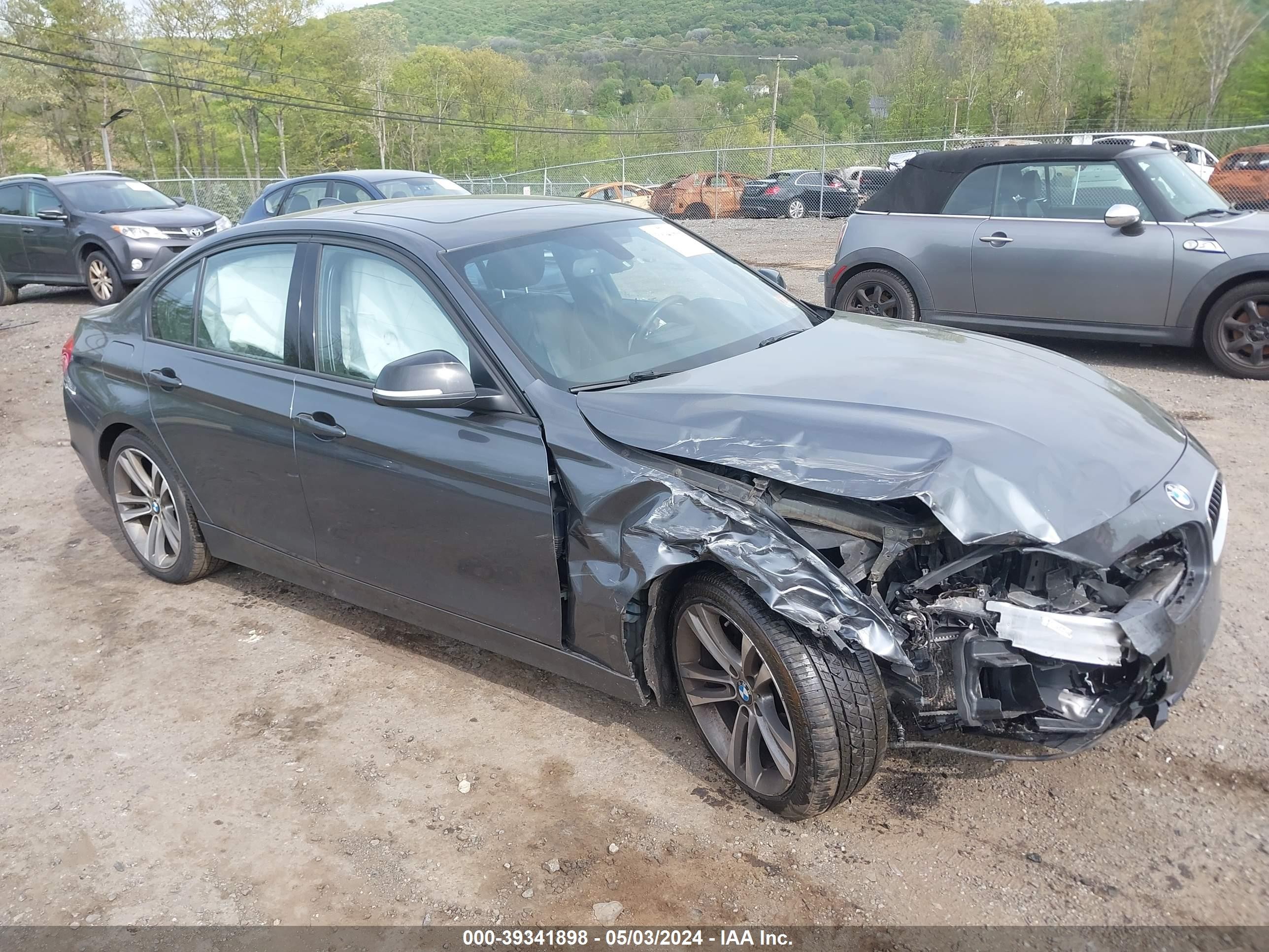 BMW 3ER 2013 wba3b5g51dns04026