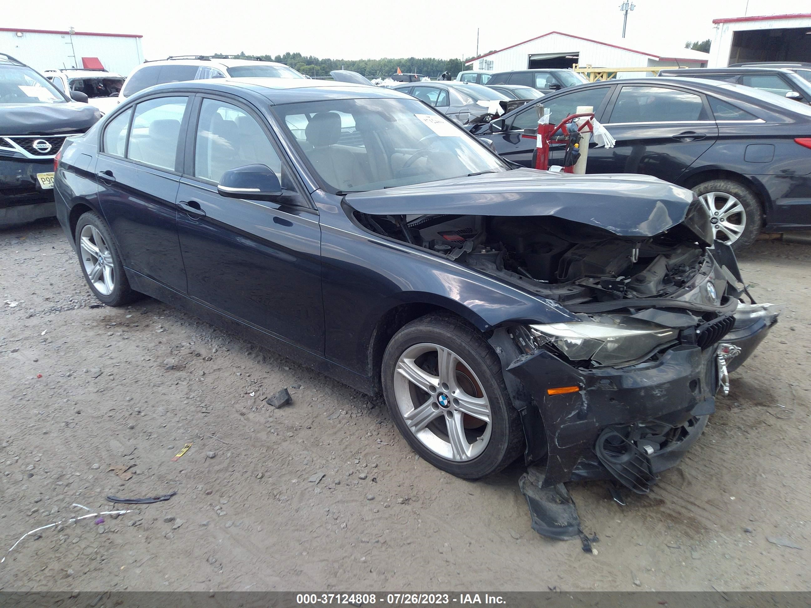 BMW 3ER 2014 wba3b5g57ens07465