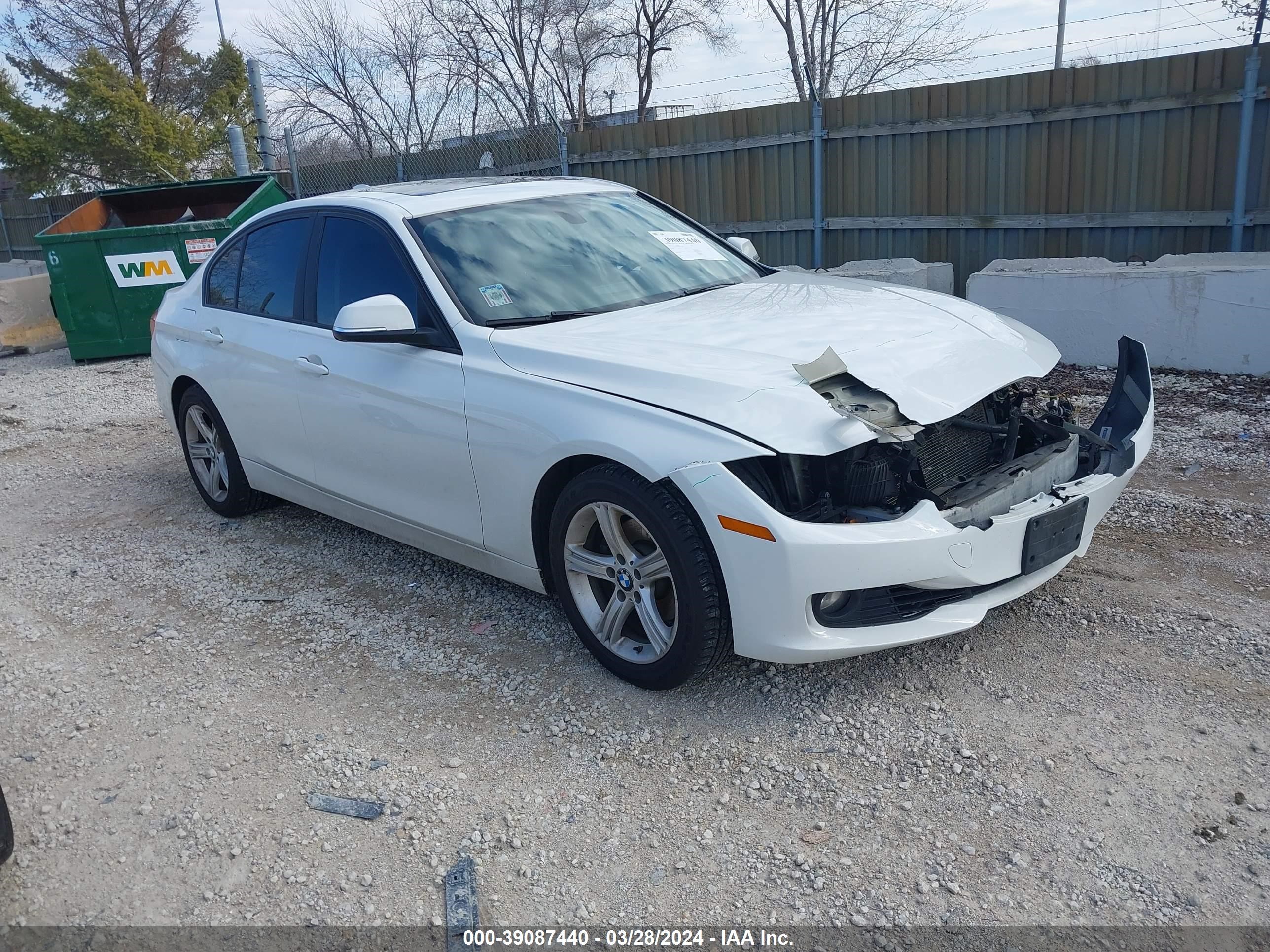 BMW 3ER 2014 wba3b5g58ens07104