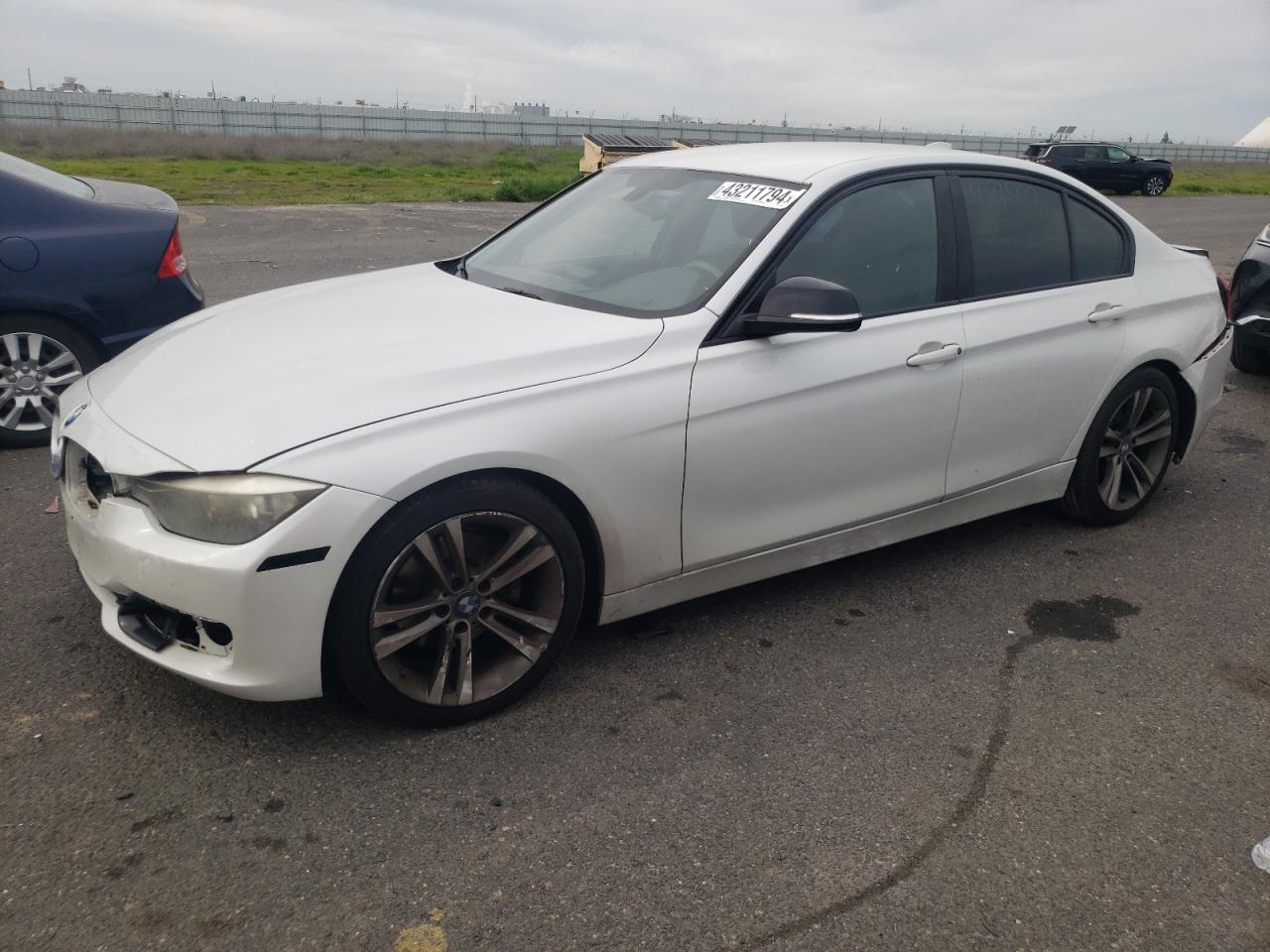 BMW 3ER 2013 wba3c1c57df444266