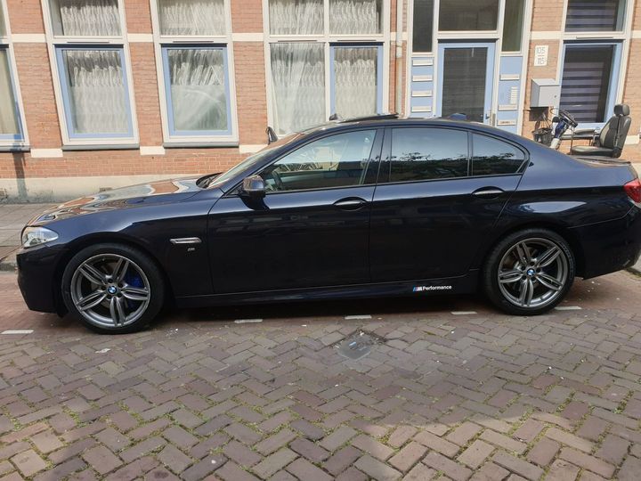 BMW 5-SERIE 2015 wba5d11010d777176