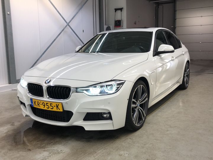 BMW 330 2016 wba8e11000k417631