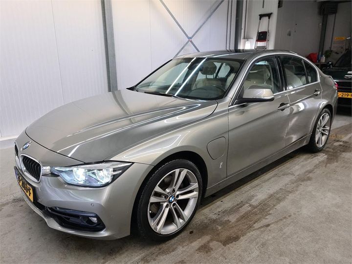 BMW 330 2018 wba8e11060k421358