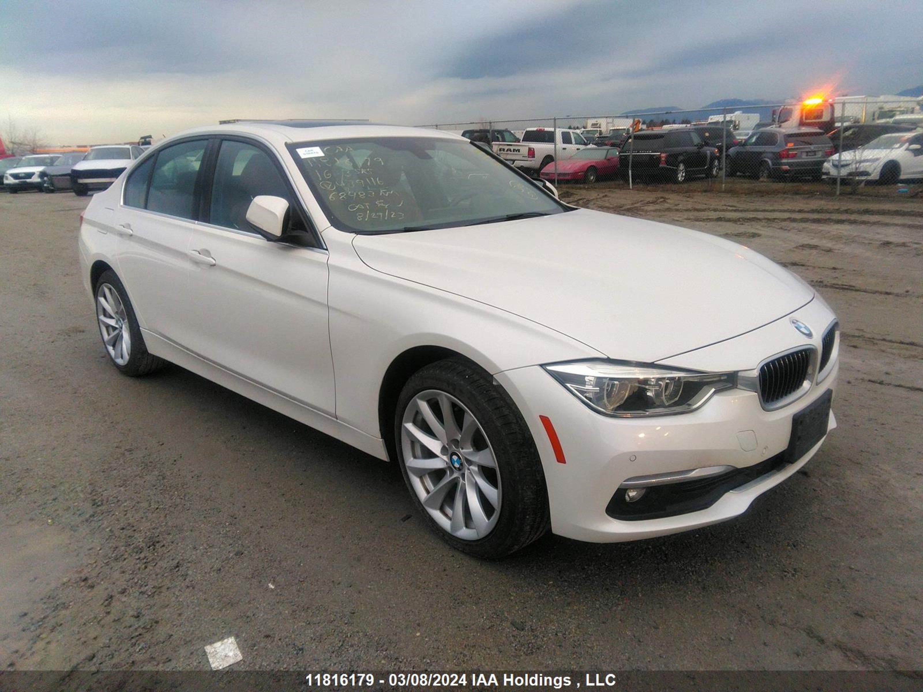 BMW 3ER 2016 wba8f1c56gk439116