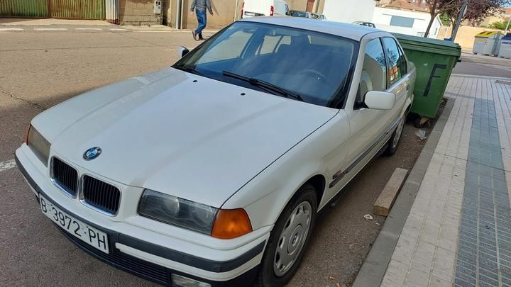 BMW 320 I CITY CAR 1995 wbacb51060an04045