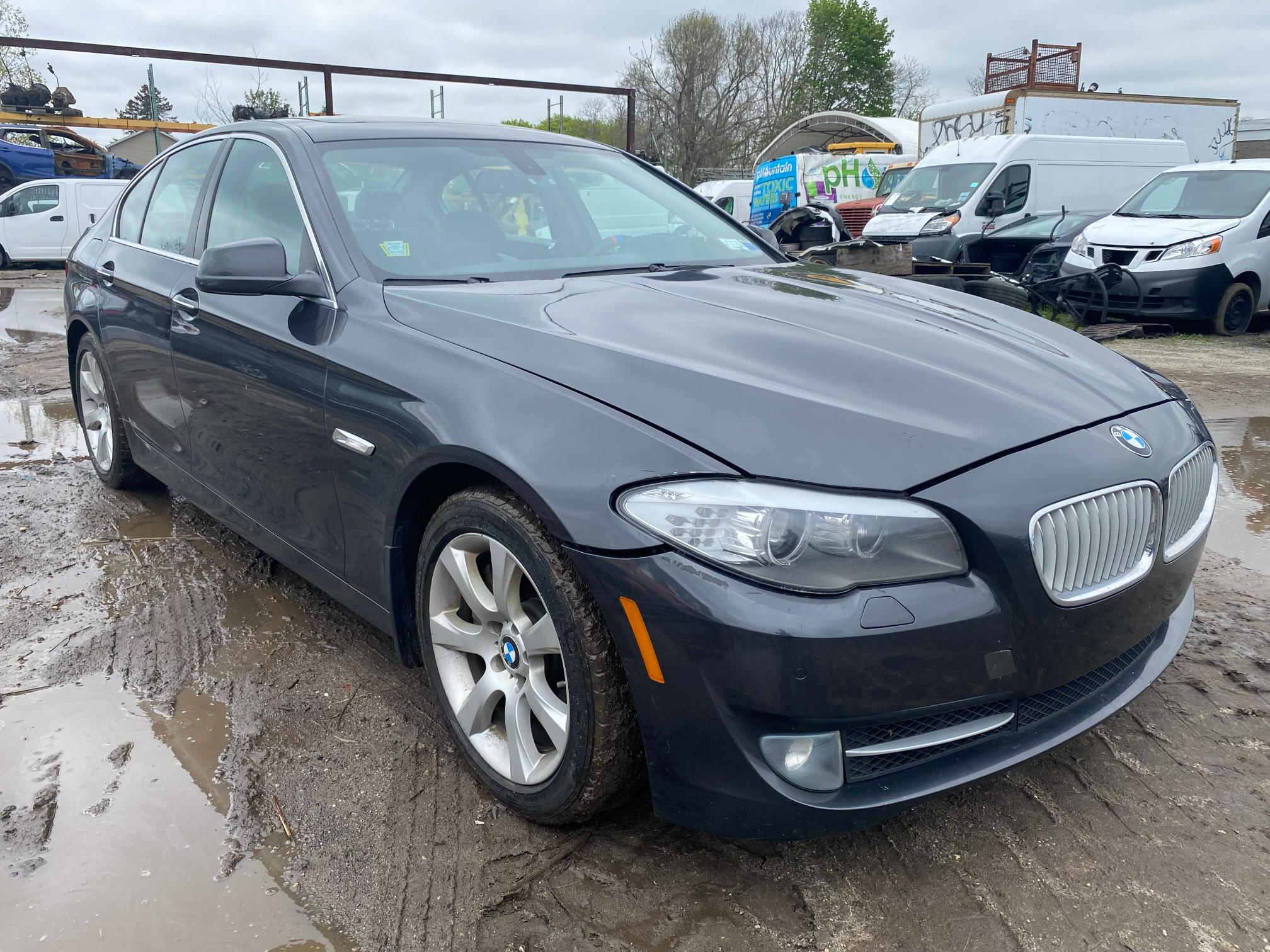 BMW 550 XI 2013 wbafu9c56ddy72561