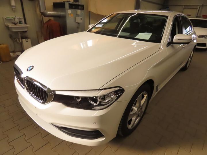 BMW 5 2017 wbajc31000b051544