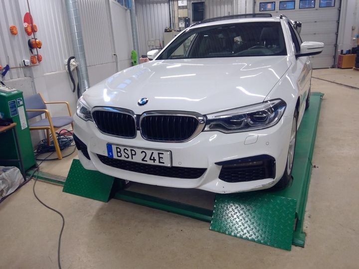 BMW SERIES 5 2019 wbajp3103kbt93478