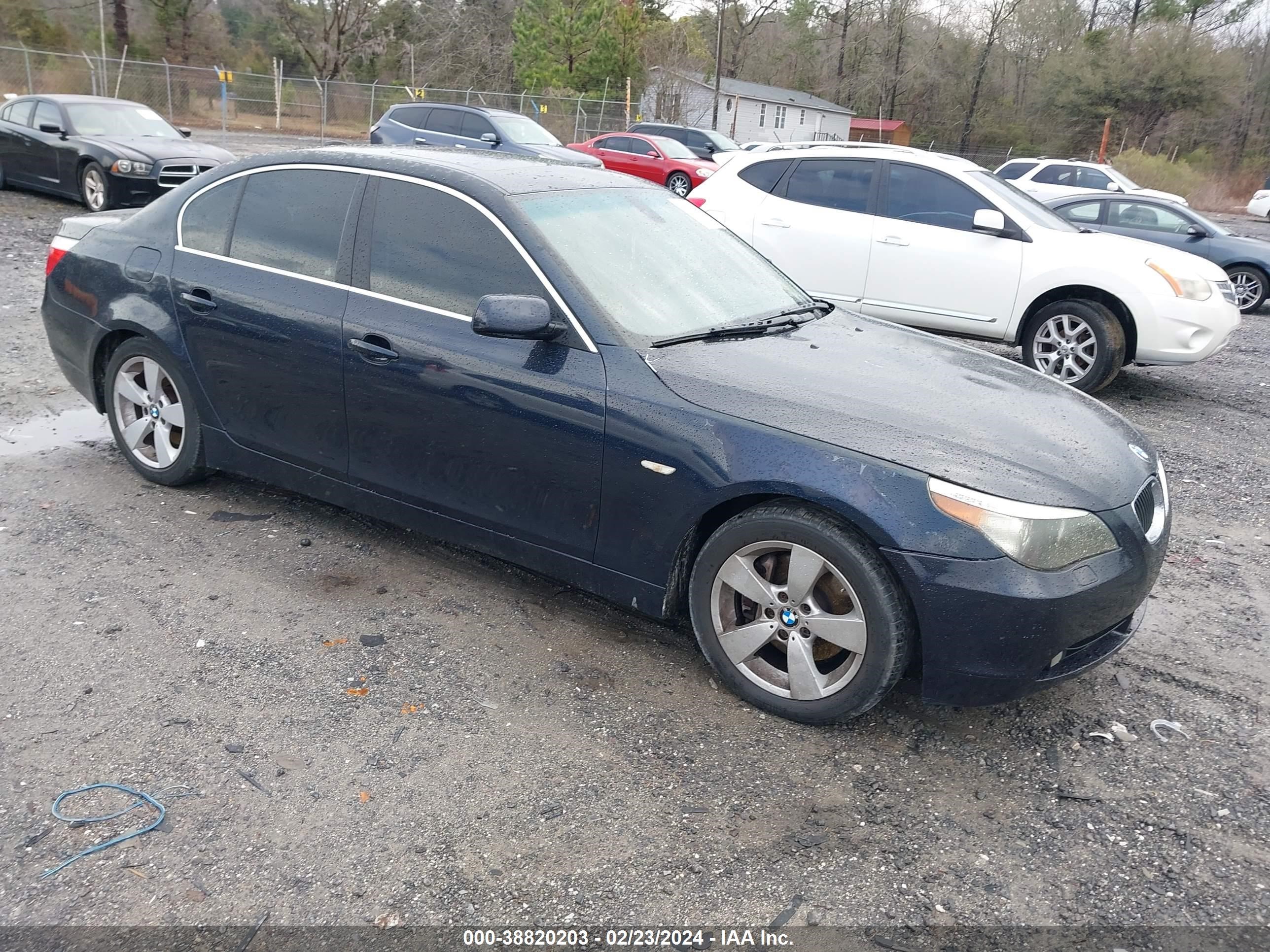 BMW 5ER 2007 wbanf33557cs40812