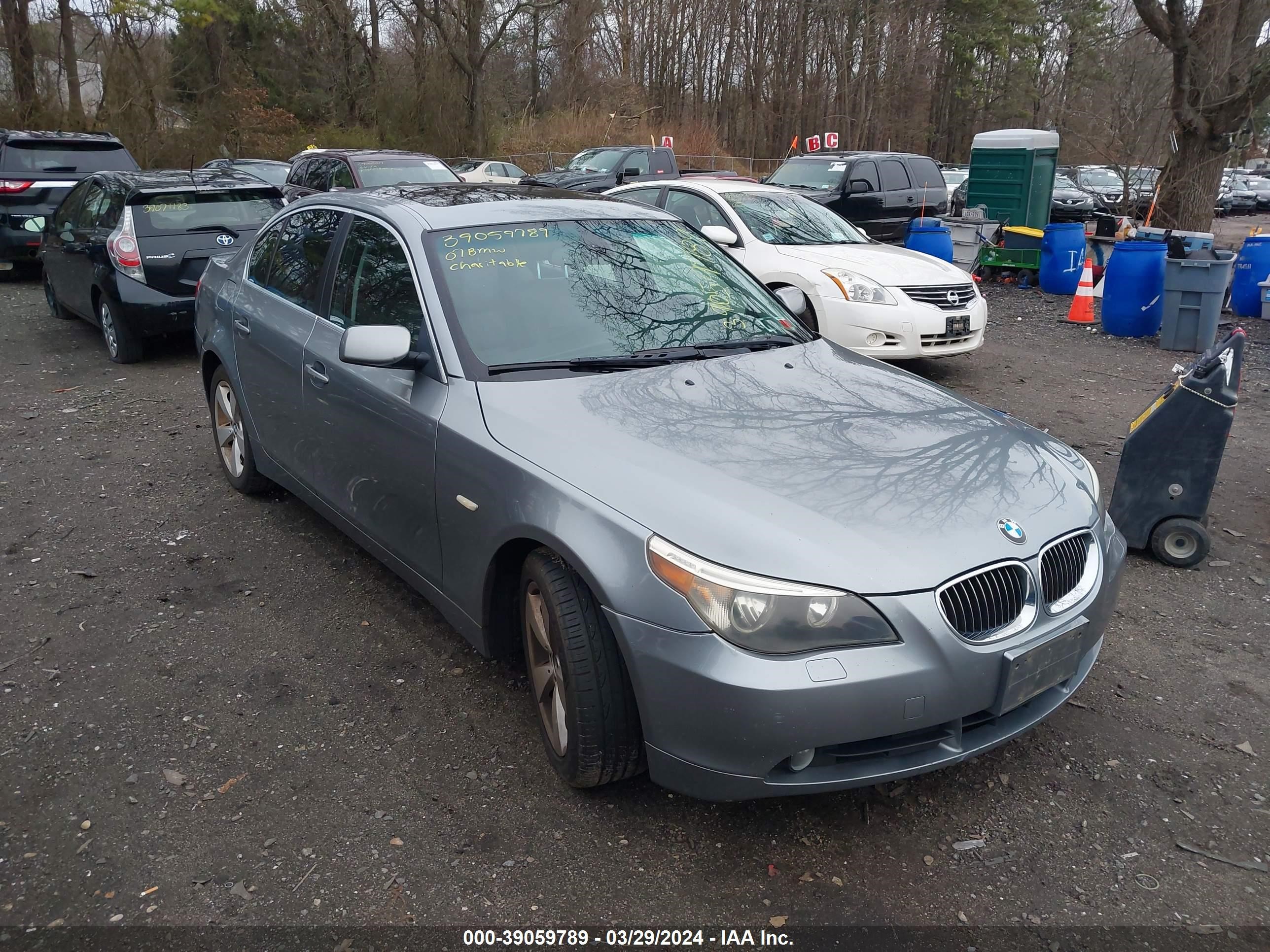 BMW 5ER 2007 wbanf33557cw71294