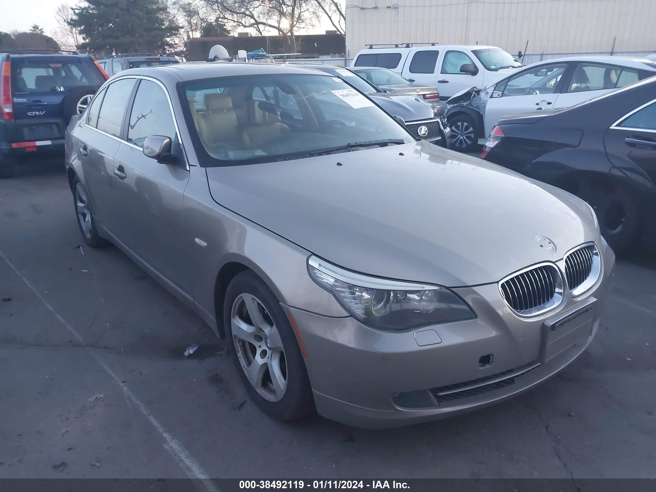 BMW 5ER 2008 wbanw13518cz83750