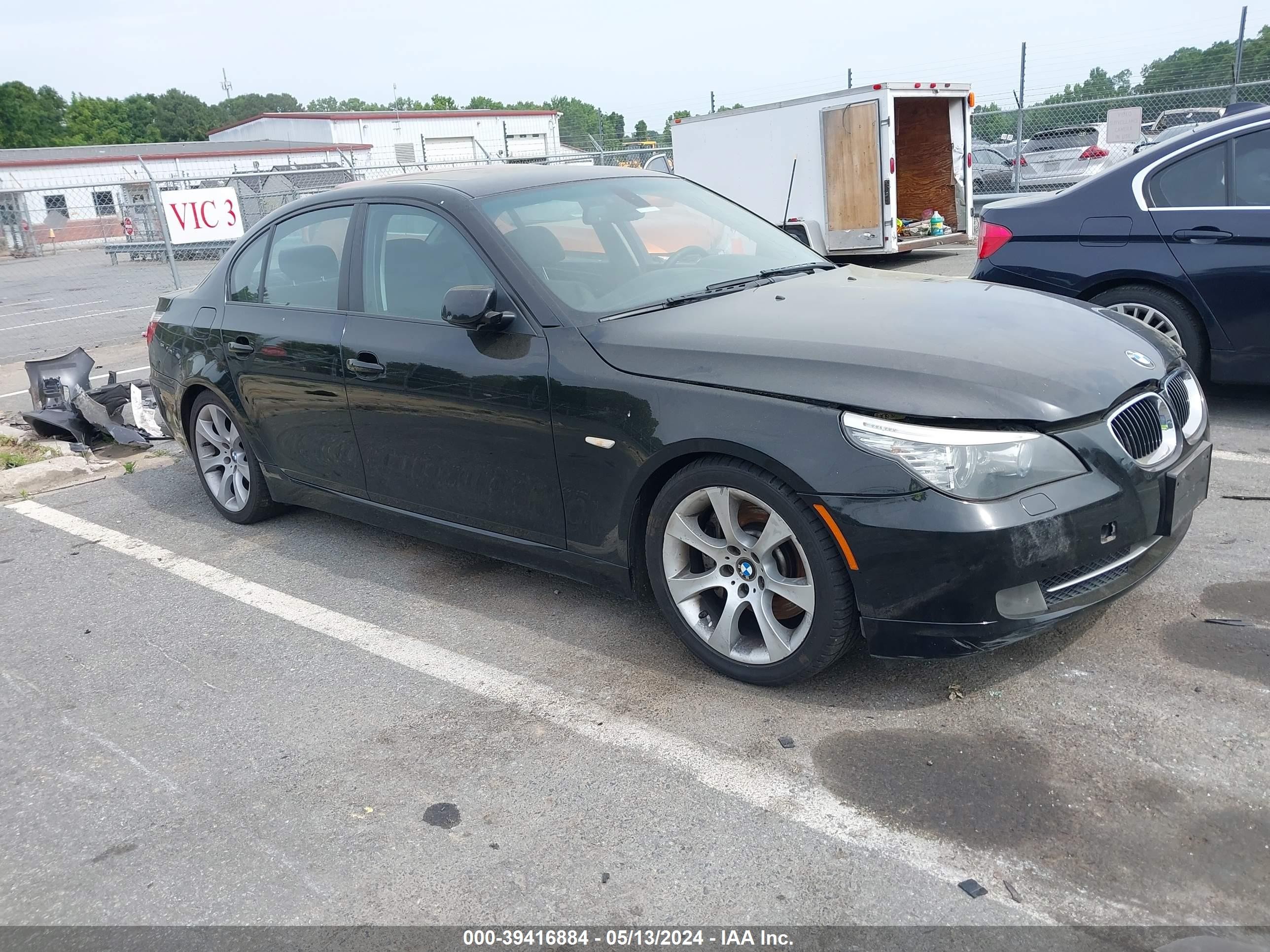 BMW 5ER 2008 wbanw13548cz81443