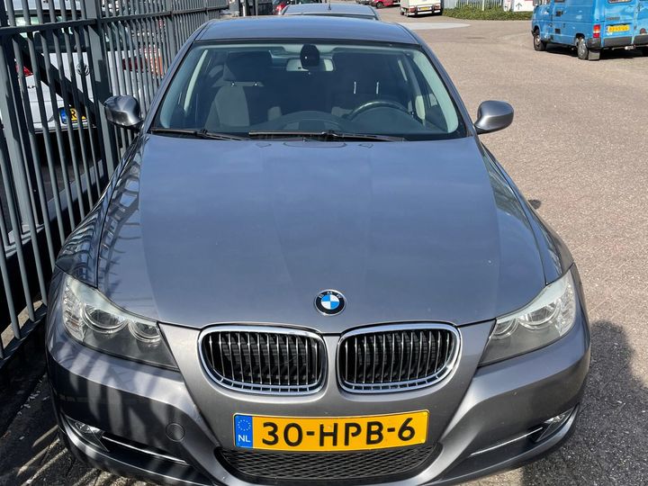 BMW 3-SERIE 2009 wbapf51030a421646