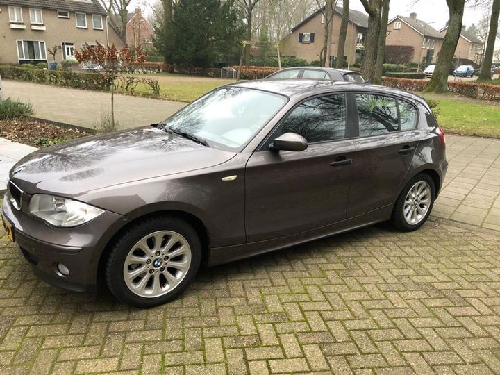 BMW 1-SERIE 2006 wbauf31050pr36412