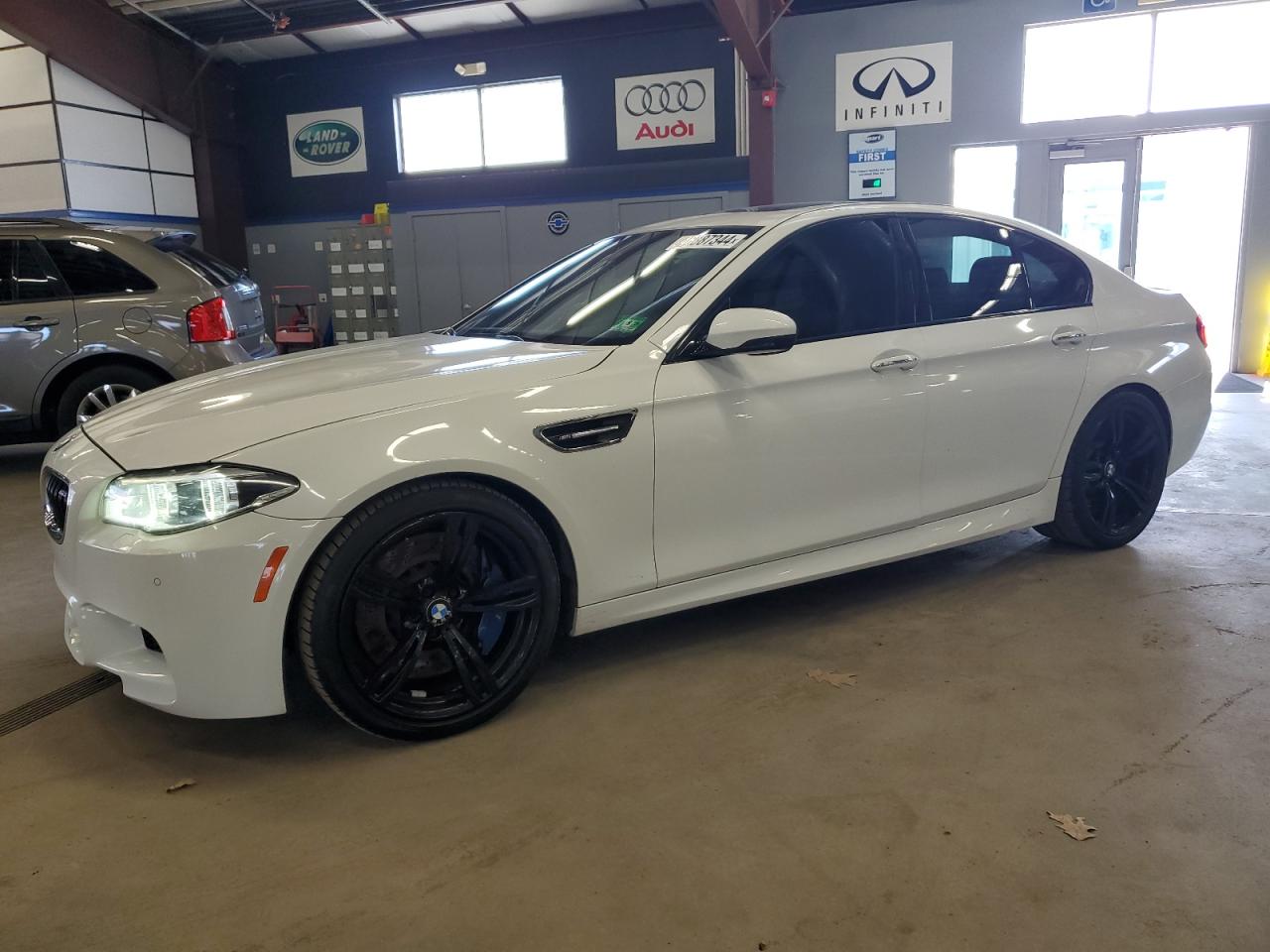 BMW M5 2014 wbsfv9c58ed593638