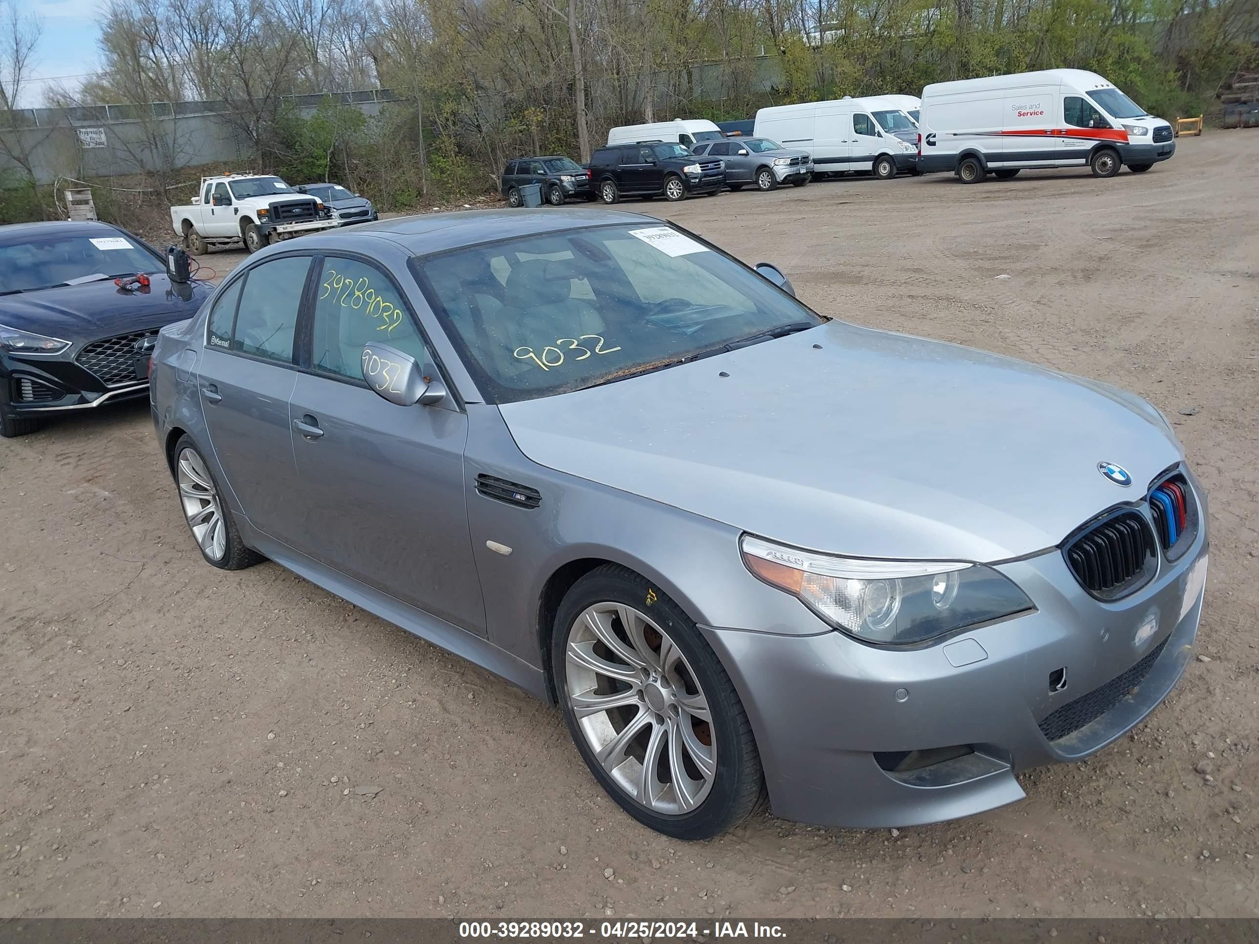 BMW M5 2006 wbsnb93506b582957