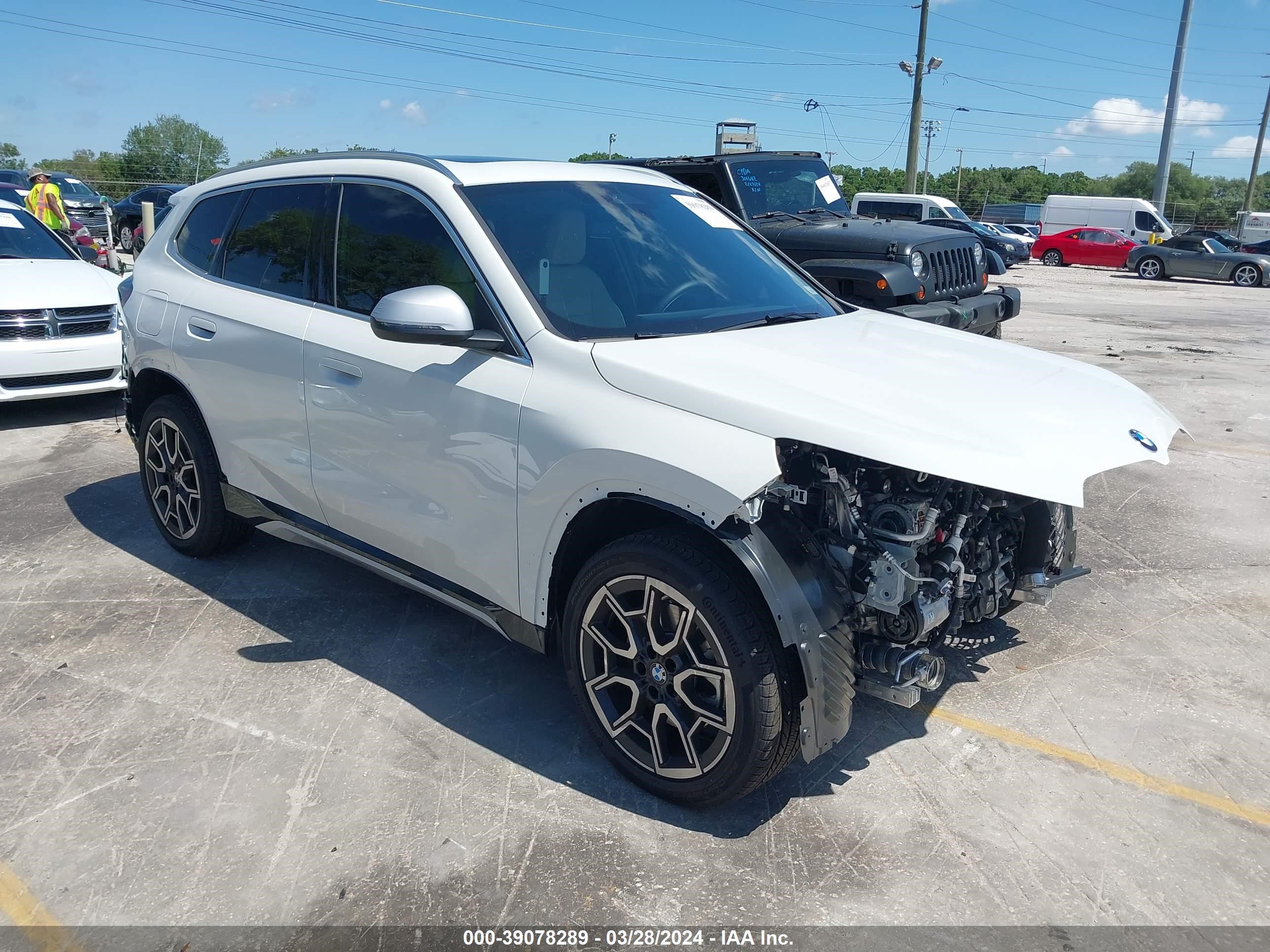 BMW X1 2024 wbx73ef06r5y44699