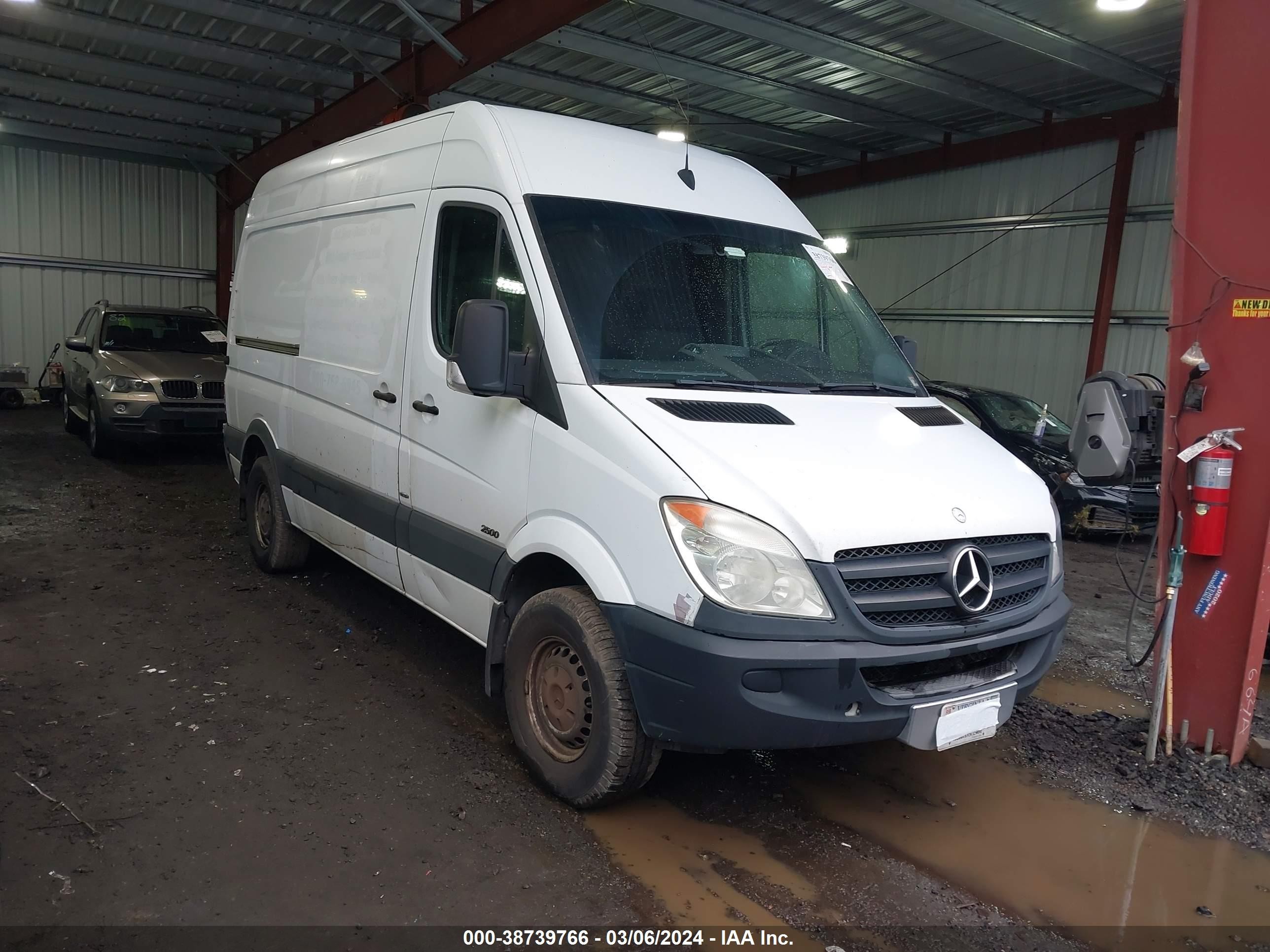 MERCEDES-BENZ NULL 2011 wd3pe7cc0b5540866