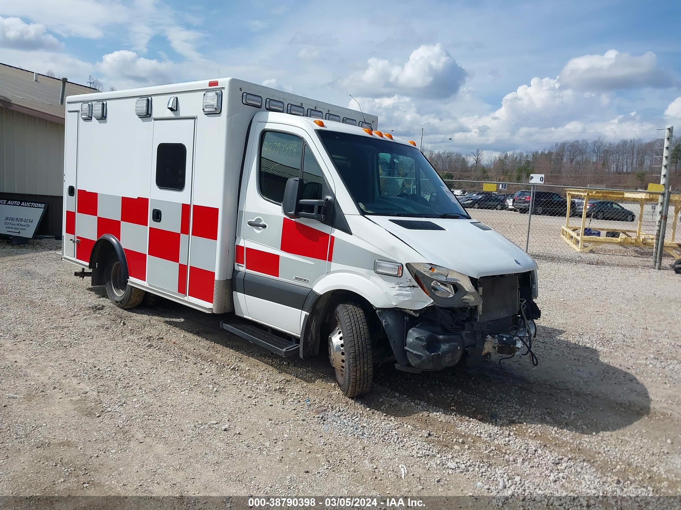 MERCEDES-BENZ SPRINTER 2015 wdapf3cc1f9626524