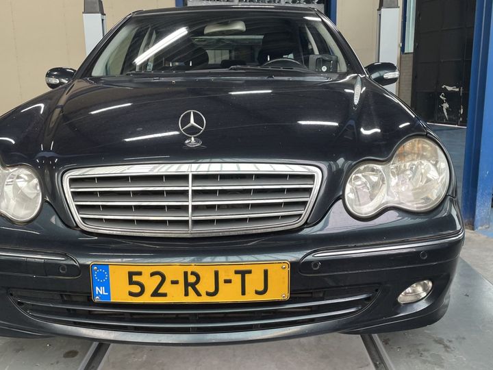 MERCEDES-BENZ C-KLASSE 2005 wdb2030421a755089