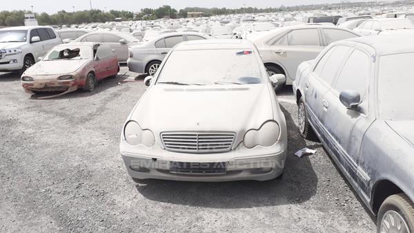 MERCEDES-BENZ C 240 2001 wdb2030611f032568