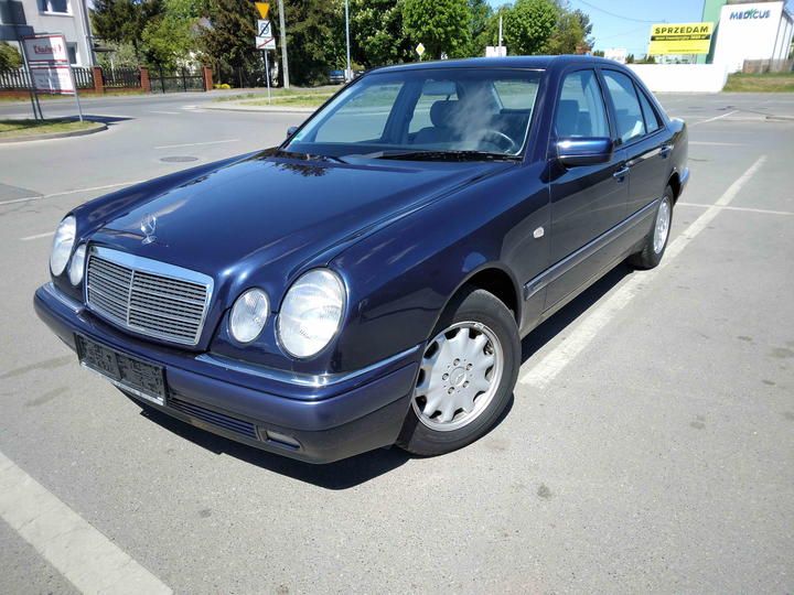 MERCEDES-BENZ E200 SALOON 1999 wdb2100351a934784