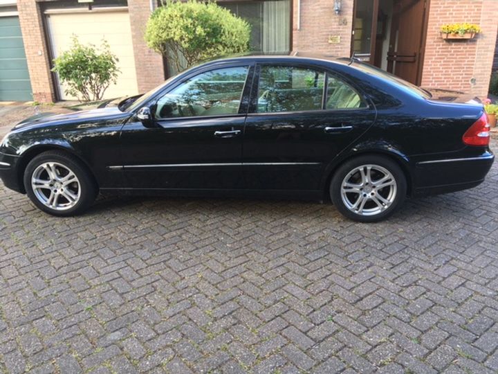 MERCEDES-BENZ E-KLASSE 2006 wdb2110421a315272