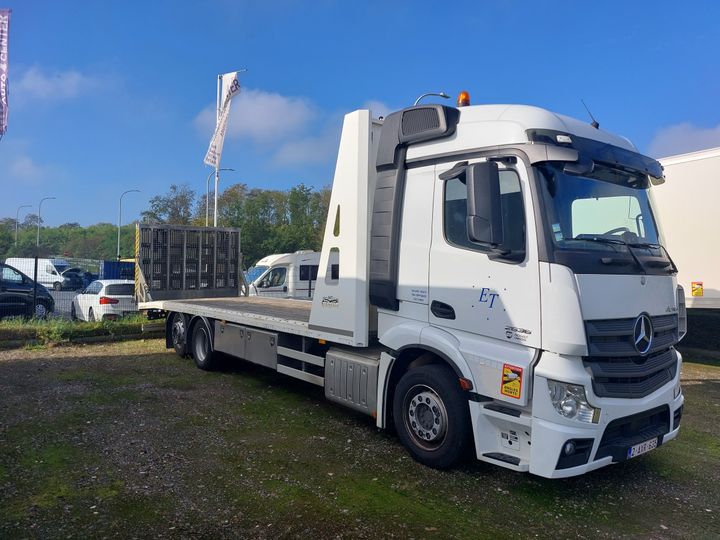 MERCEDES-BENZ ACTROS 2018 wdb96302110260239