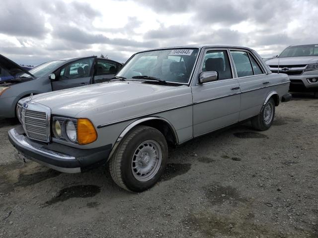 MERCEDES-BENZ 240 D 1981 wdbab23a8bb254513