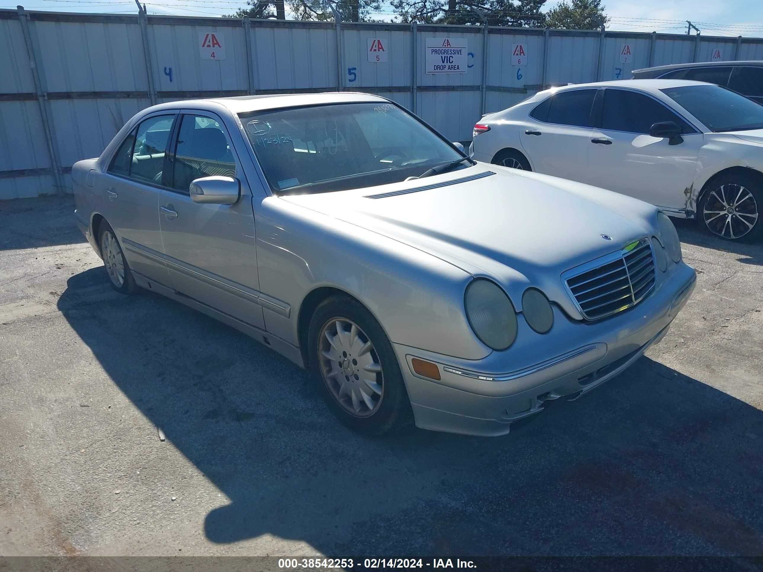 MERCEDES-BENZ E-KLASSE 2001 wdbjf65j41b308641