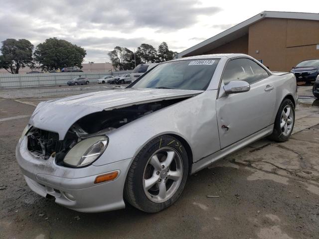 MERCEDES-BENZ SLK-CLASS 2001 wdbkk65fx1f182001