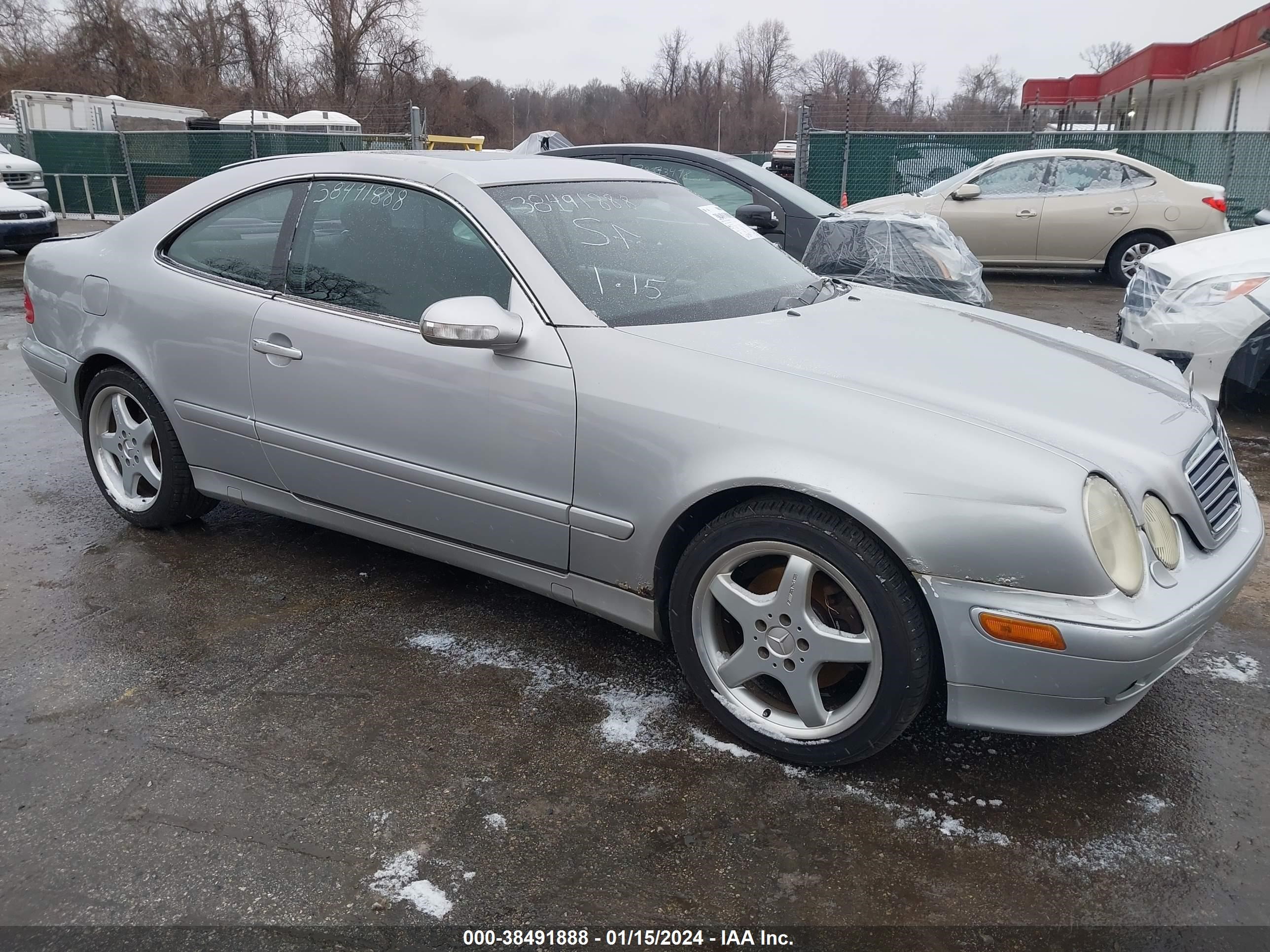 MERCEDES-BENZ CLK-KLASSE 2000 wdblj65g6yf137213