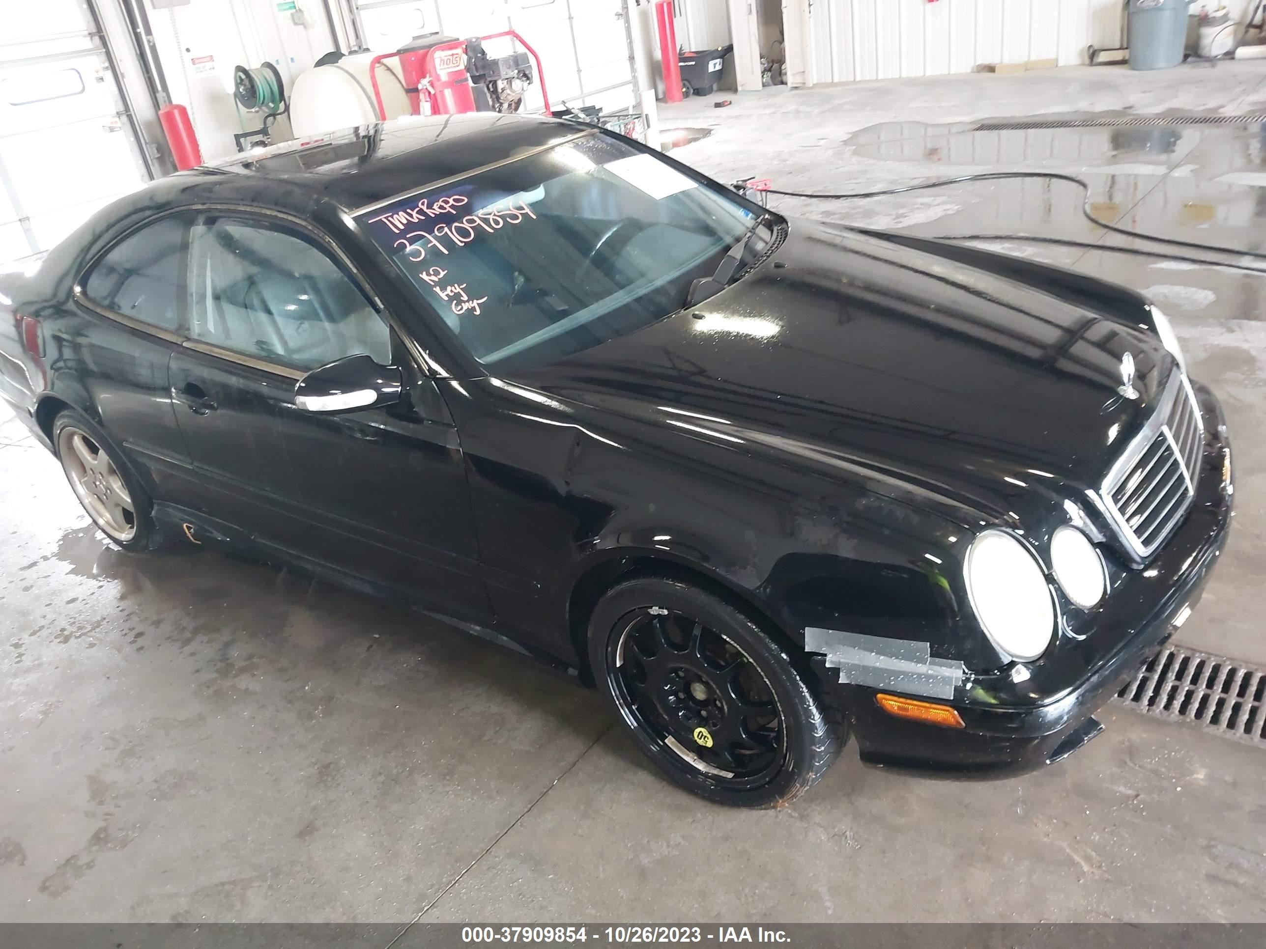 MERCEDES-BENZ CLK-KLASSE 2002 wdblj70g22t122875