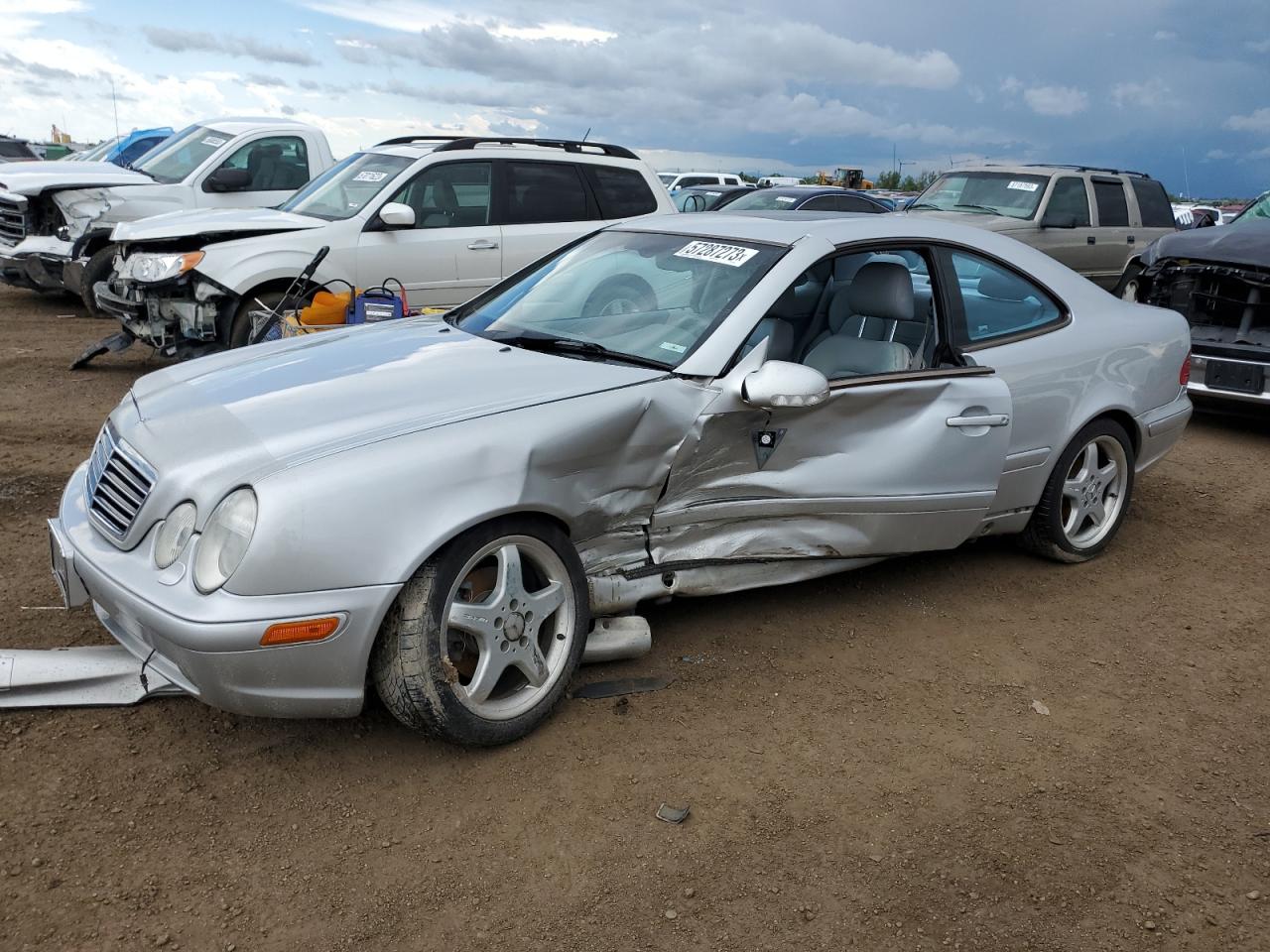 MERCEDES-BENZ CLK-KLASSE 2002 wdblj70g62t114696